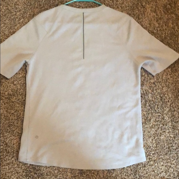 Vent tech LuluLemon. - Picture 2 of 3